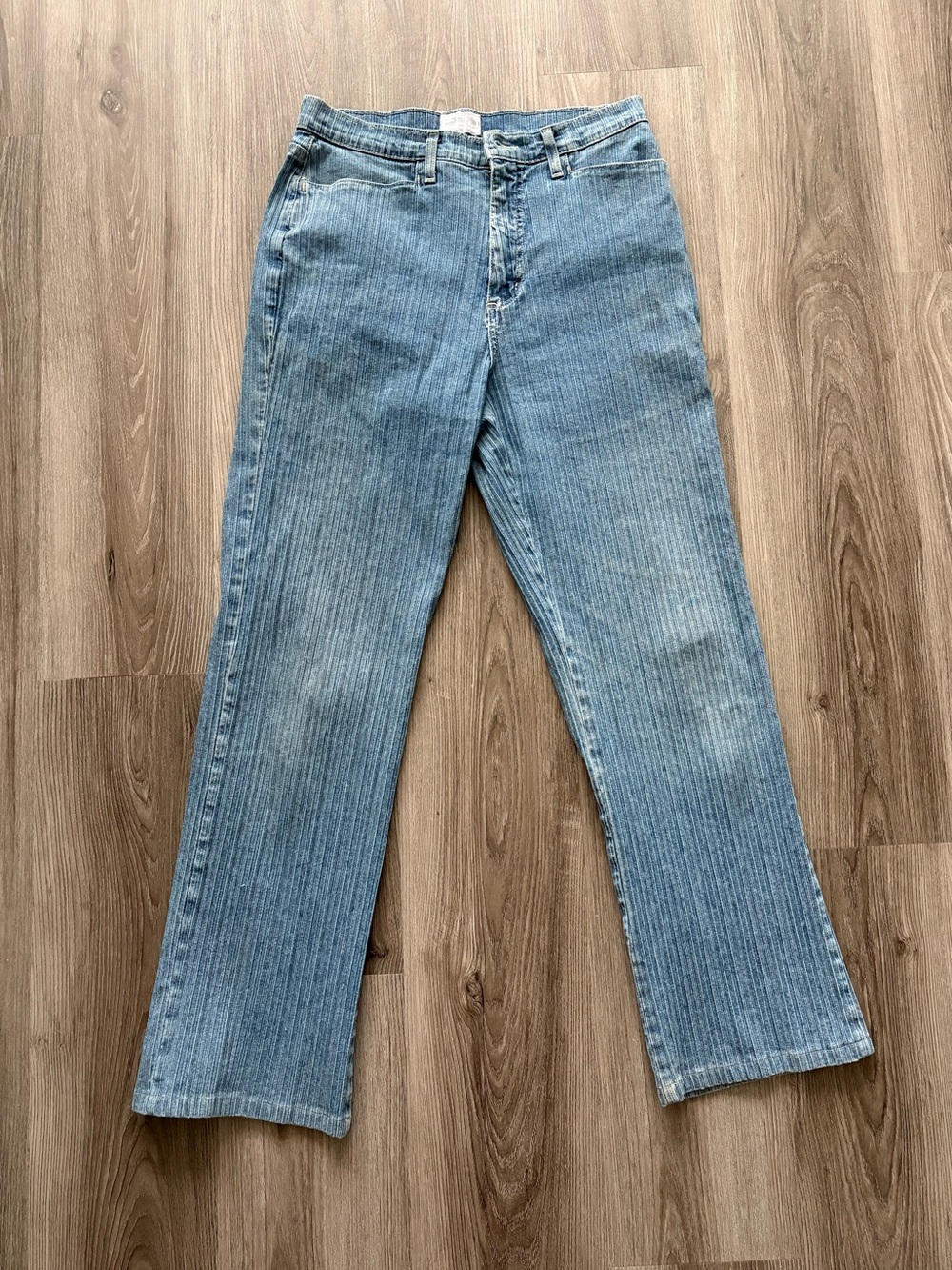 Vintage Made in Canada Women's Straight-Leg Jeans in Light Blue Denim